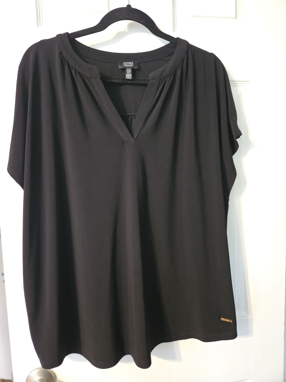 Jones New York Black Short Sleeve V-Neck Tunic